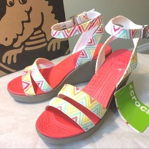 CROCS Leigh Wedge Sandal New Size 8